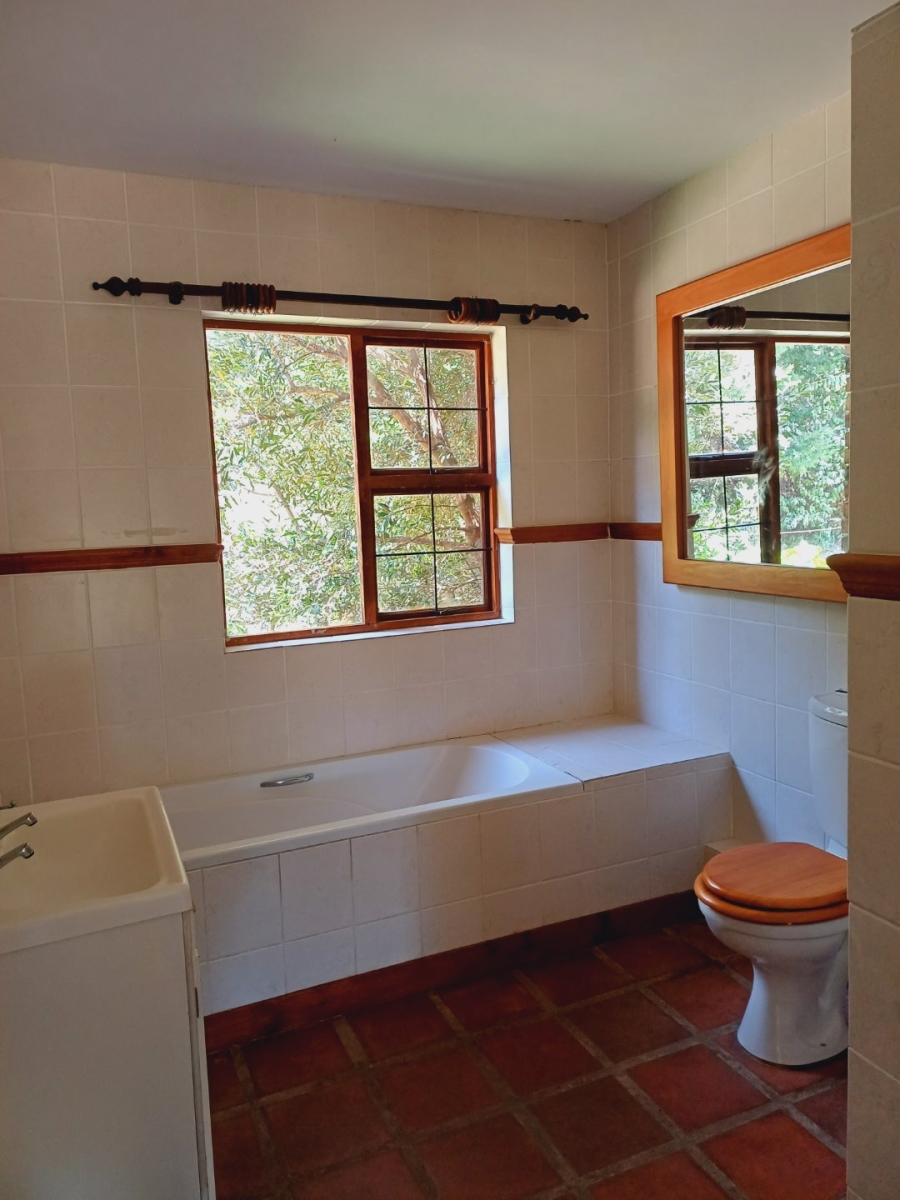 To Let  Bedroom Property for Rent in Sir Lowrys Pass Village Western Cape